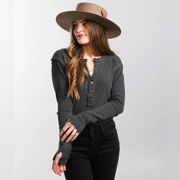 Free People Tops - FREE PEOPLE Phoebe Henley in Black Size XS